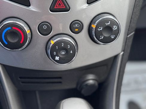 Used 2016 Chevrolet Trax LT w/ LT Convenience Package image 19