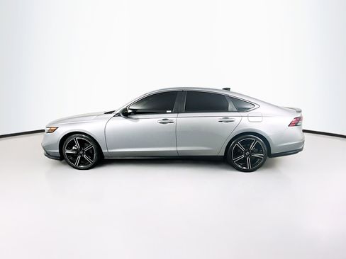 Used 2023 Honda Accord Sport image 4