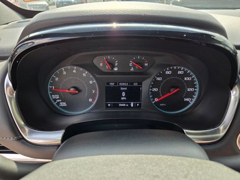 Used 2023 Chevrolet Traverse LT FWD image 34