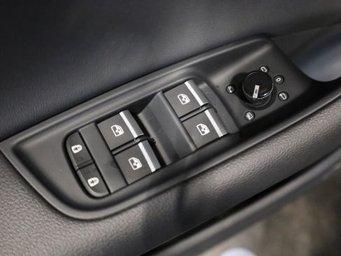 Used 2021 Audi Q8 Prestige w/ Prestige Package image 15