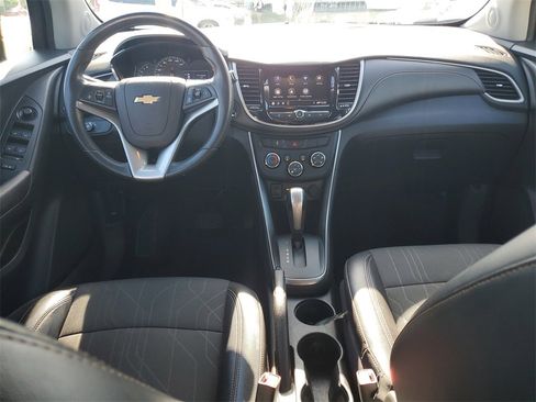Used 2020 Chevrolet Trax LT w/ Driver Confidence Package image 14