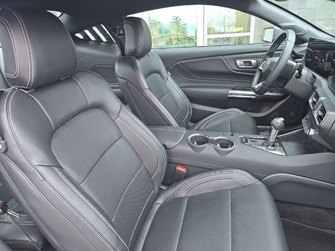 Used 2025 Ford Mustang Premium RWD image 25