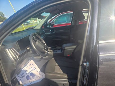 Used 2026 Kia Sorento LX FWD image 6