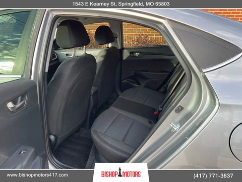 Used 2022 Hyundai Accent SEL image 9