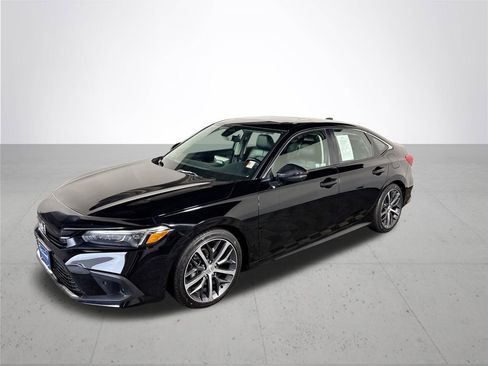 Used 2024 Honda Civic Touring image 2