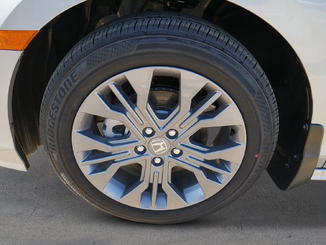 New 2026 Honda Odyssey Touring image 7