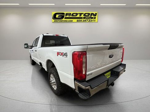 Used 2023 Ford F350 XLT w/ FX4 Off-Road Package image 2