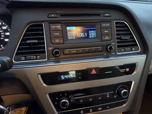Used 2015 Hyundai Sonata SE FWD image 23