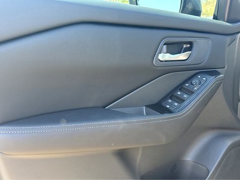 New 2026 Nissan Rogue Platinum w/ Platinum Premium Package image 18