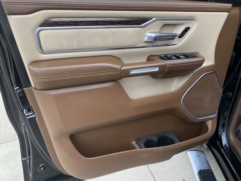 Used 2019 RAM 1500 Laramie image 15