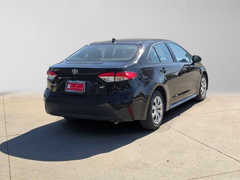 Certified 2025 Toyota Corolla LE FWD image 3