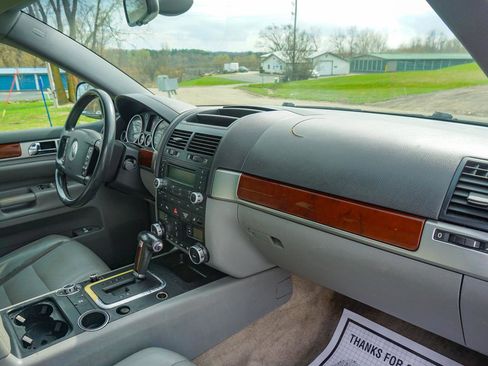 Used 2005 Volkswagen Touareg V6 AWD/4WD image 17