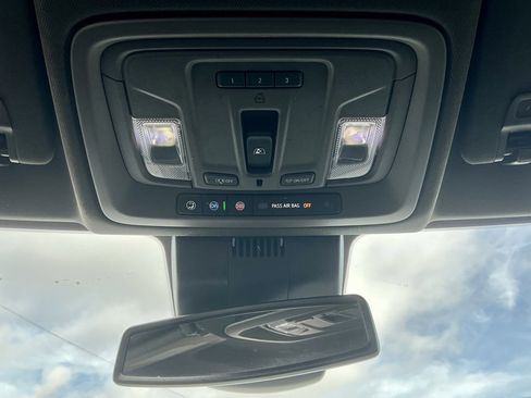 Used 2025 GMC Sierra 1500 SLT w/ SLT Premium Plus Package image 37