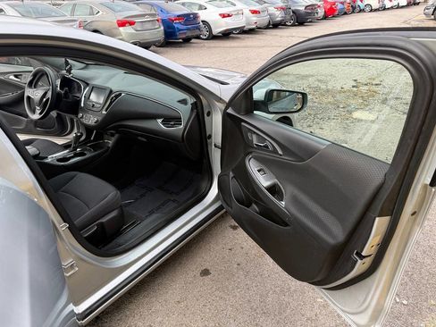 Used 2016 Chevrolet Malibu LT image 15