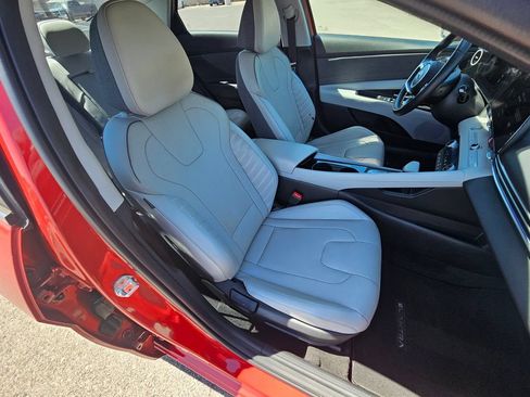 Used 2021 Hyundai Elantra Limited FWD image 12