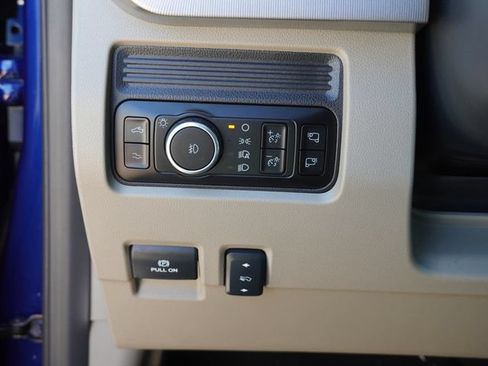 Used 2026 Ford F250 Platinum w/ Platinum Plus Package AWD/4WD image 22
