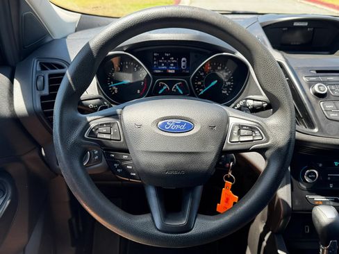 Used 2017 Ford Escape SE FWD image 15