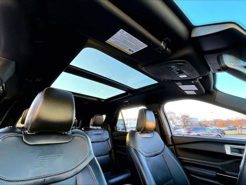 Used 2022 Ford Explorer ST w/ Equipment Group 401A image 13