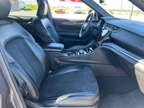 Used 2024 Jeep Grand Cherokee L Altitude image 37