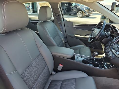 Used 2018 Chevrolet Impala LT w/ LT Convenience Package FWD image 31