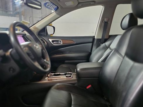 Used 2019 Nissan Pathfinder Platinum image 16