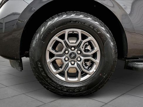 Used 2025 Ford Expedition Active image 10