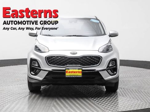 Used 2022 Kia Sportage LX image 2
