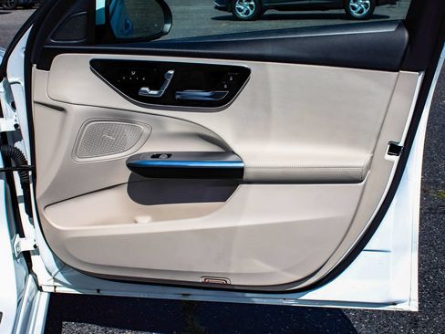 Used 2022 Mercedes-Benz C 300 4MATIC Sedan image 13