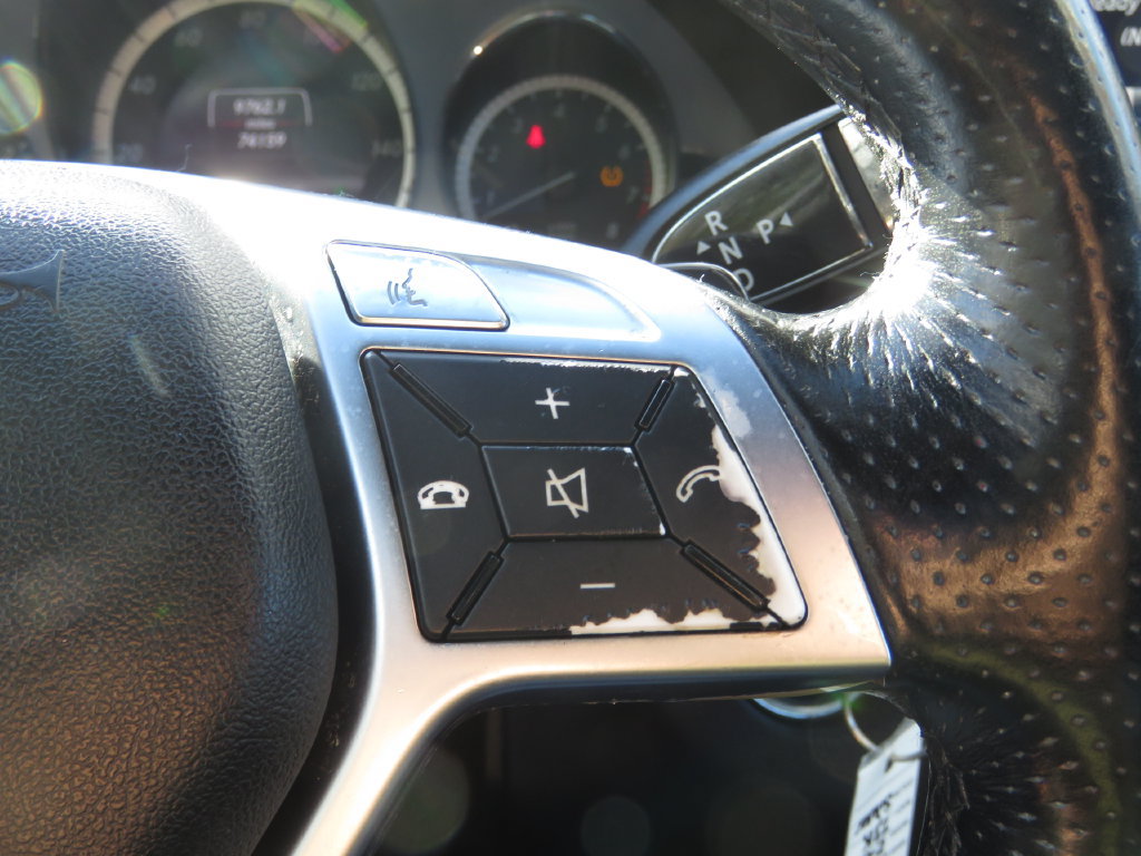 Used 2013 Mercedes-Benz E 350 4MATIC Sedan image 22