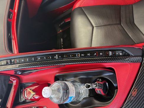 Used 2021 Chevrolet Corvette Stingray w/ Chrome Exterior Badge Package image 22