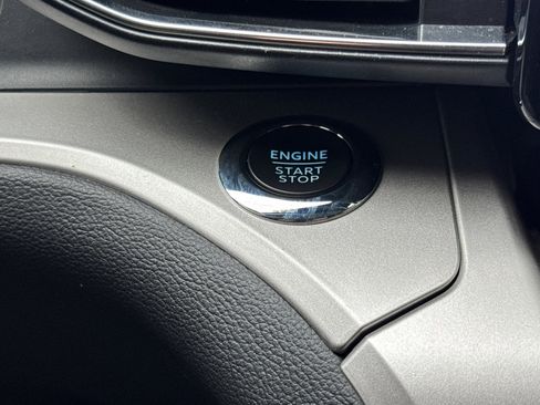 Used 2022 Ford Explorer XLT w/ Equipment Group 202A image 29