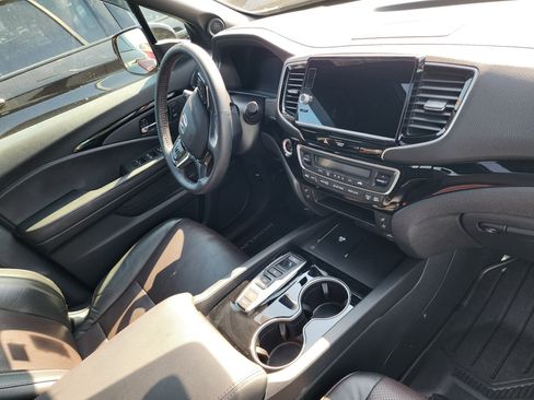 Certified 2025 Honda Ridgeline Black Edition image 17