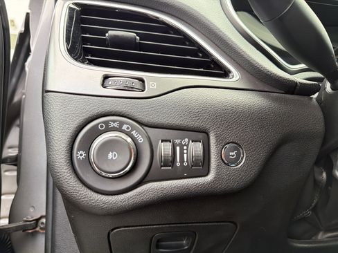 Used 2021 Jeep Cherokee Limited image 16