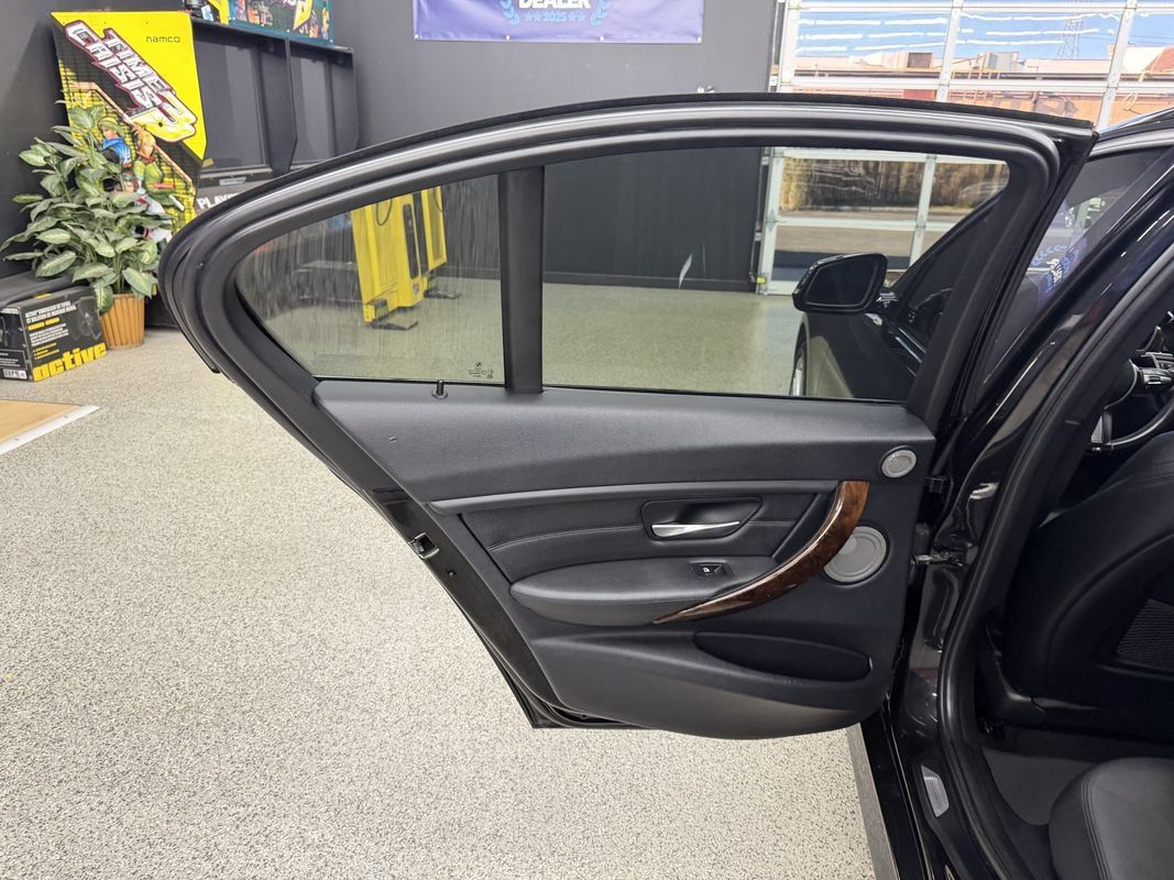 Used 2013 BMW 335i xDrive Sedan AWD/4WD image 12