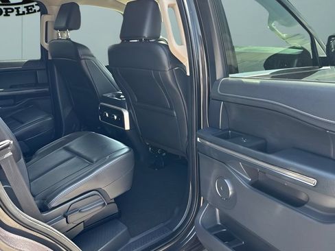 Used 2024 Ford Expedition XLT RWD image 19