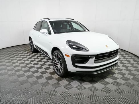 New 2026 Porsche Macan Electric AWD/4WD image 28