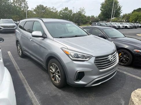 Used 2017 Hyundai Santa Fe SE FWD image 5