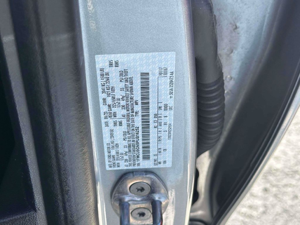 Certified 2023 Ford Escape Active AWD/4WD image 18