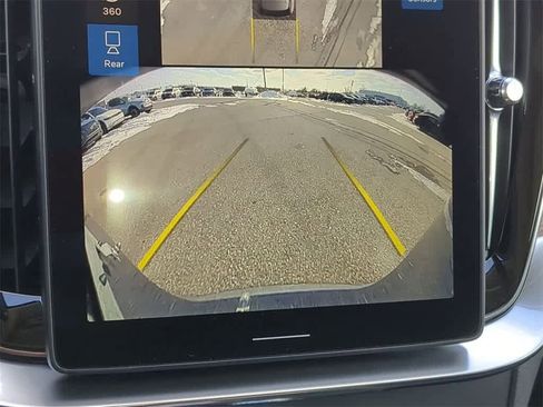 New 2026 Volvo XC90 B5 Plus w/ Protection Package Premier image 28