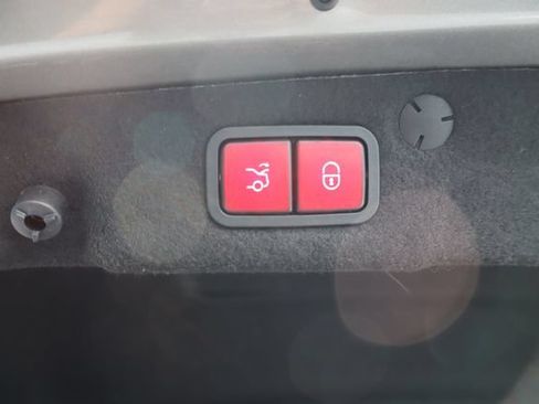 Used 2021 Mercedes-Benz C 300 Sedan image 25