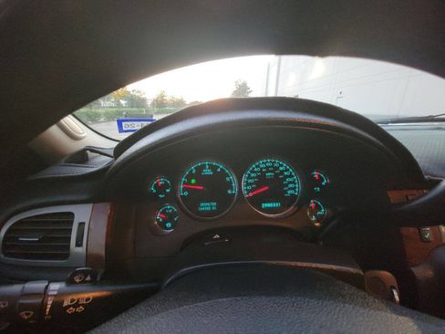 Used 2008 Chevrolet Tahoe LTZ w/ LTZ Preferred Equipment Group image 23