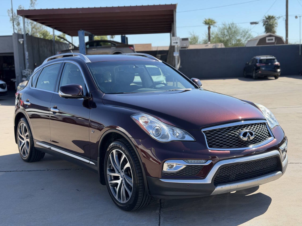 Used 2017 INFINITI QX50 AWD w/ Deluxe Touring Package image 3