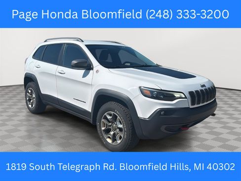 Used 2019 Jeep Cherokee Trailhawk w/ Cold Weather Group AWD/4WD image 1