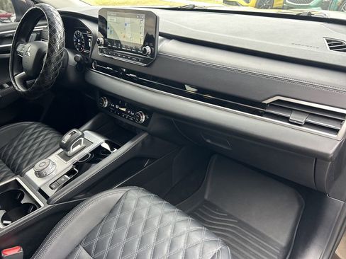 Used 2024 Mitsubishi Outlander SEL image 13