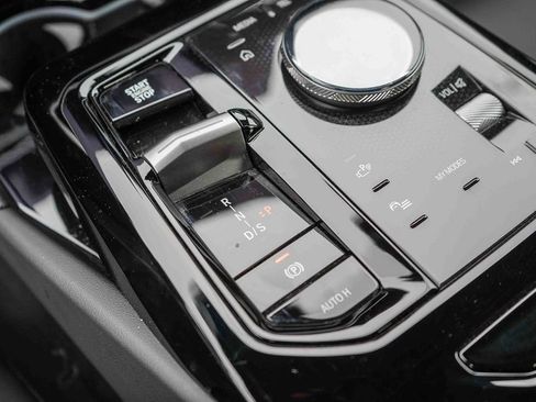 Used 2025 BMW 530i 530i w/ Premium Package image 19