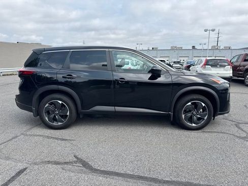 Certified 2024 Nissan Rogue SV w/ SV Premium Package AWD/4WD image 4