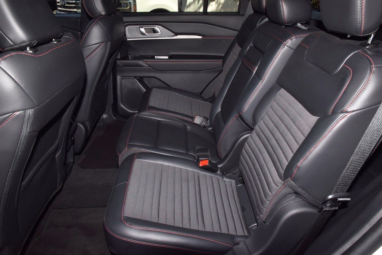 Certified 2025 Ford Explorer ST-Line RWD image 14