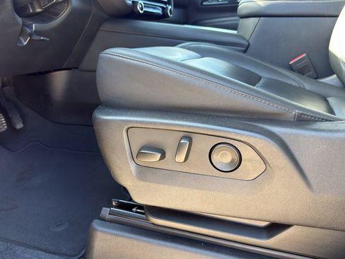Used 2025 Chevrolet Tahoe LT RWD image 8