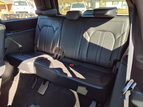 Used 2021 Ford Expedition Limited image 18