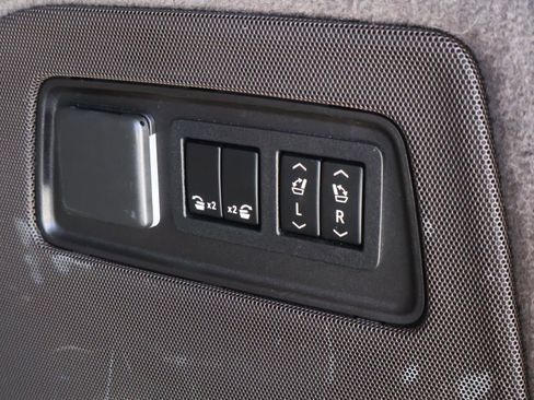 Used 2021 Cadillac Escalade Sport w/ Driver Assist Tech Package image 30